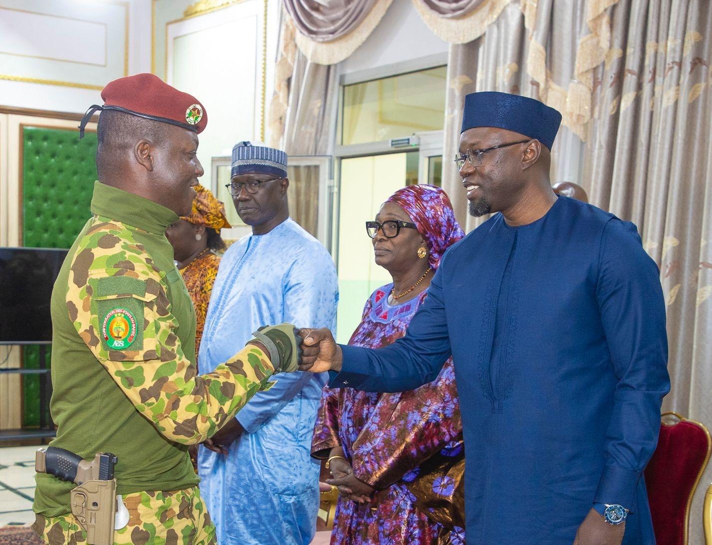 Ouagadougou : Ousmane Sonko affiche son soutien au Burkina Faso face au terrorisme