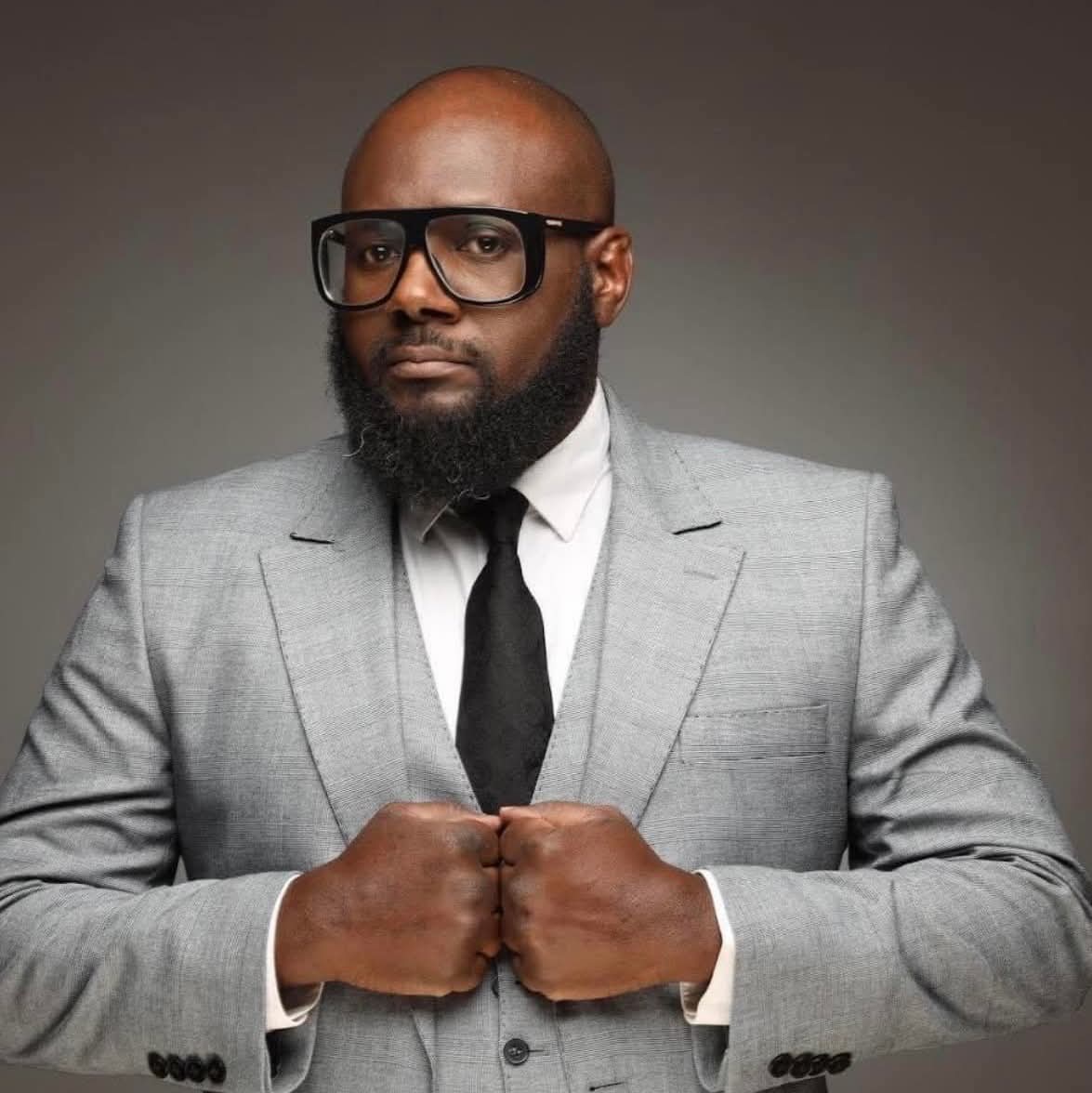 Législatives 2025 au Gabon : le journaliste Pheel Pambou officialise sa candidature pour représenter la Diaspora