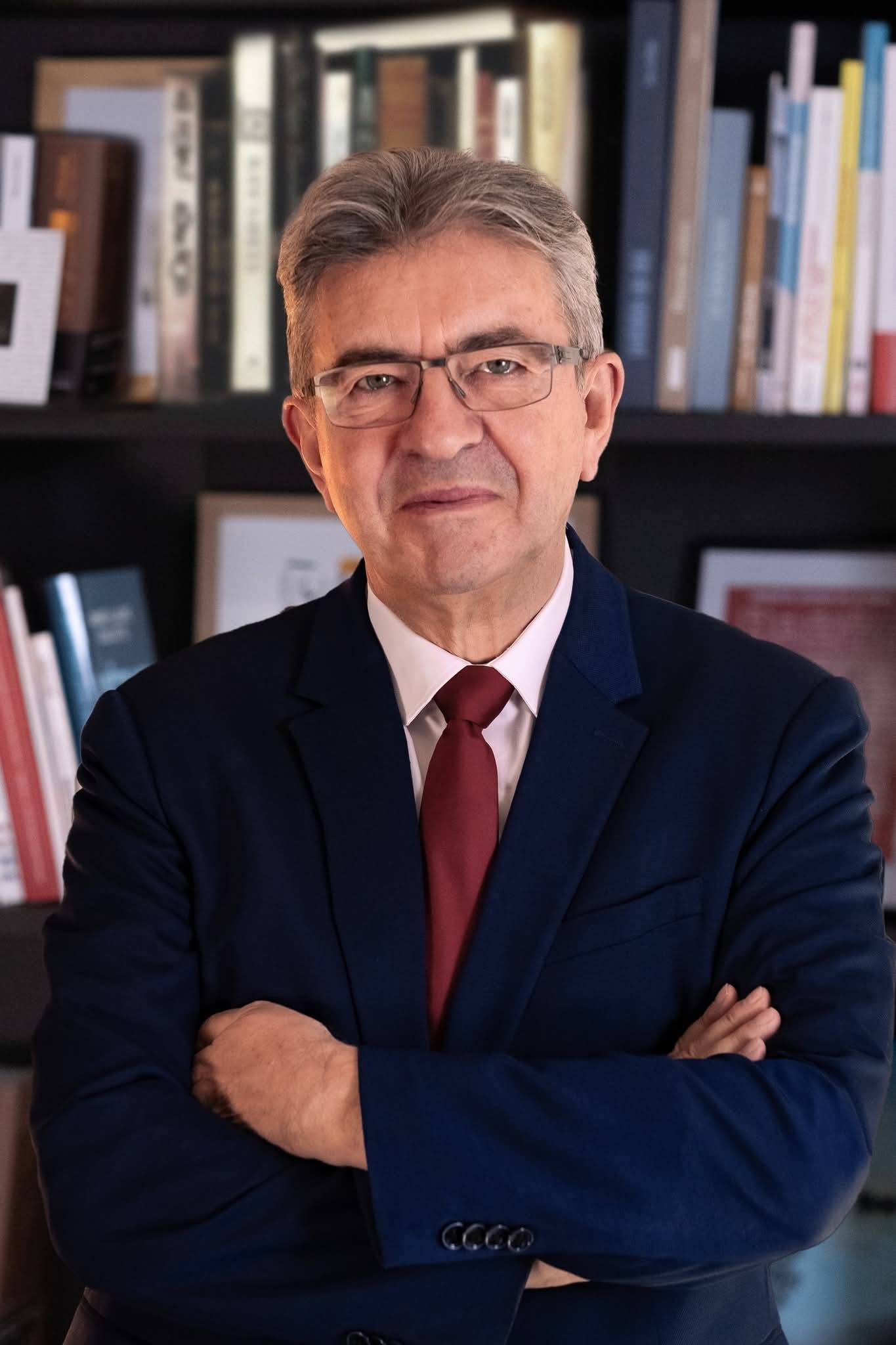 France : après la démission de Lecornu, Mélenchon réclame la destitution de Macron