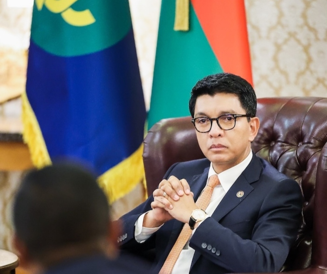 URGENT – Madagascar : le président Andry Rajoelina dissout l’Assemblée nationale au moment même où les parlementaires se réunissaient pour entamer le processus de sa destitution