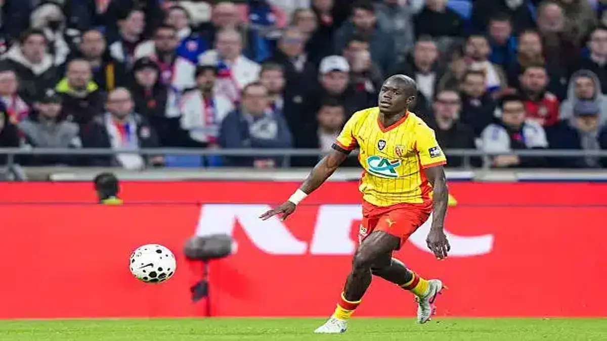 Ligue 1 : l’absence de Moussa Niakhaté dans l’équipe-type fait débat
