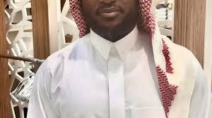Modou Lô aperçu à La Mecque : le “Roi des arènes” loin des combats