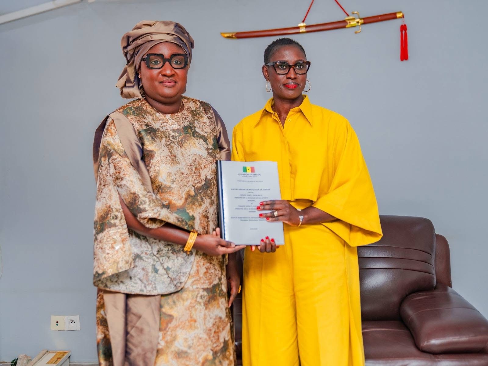 Khady Diène Gaye passe le témoin à Djiréye Clotilde Coly : une nouvelle ère sous le signe des réformes initiées par Diomaye Faye