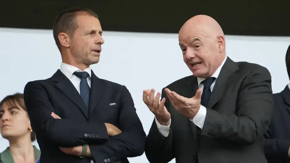 Football : l’UEFA menace de boycotter les compétitions de la FIFA
