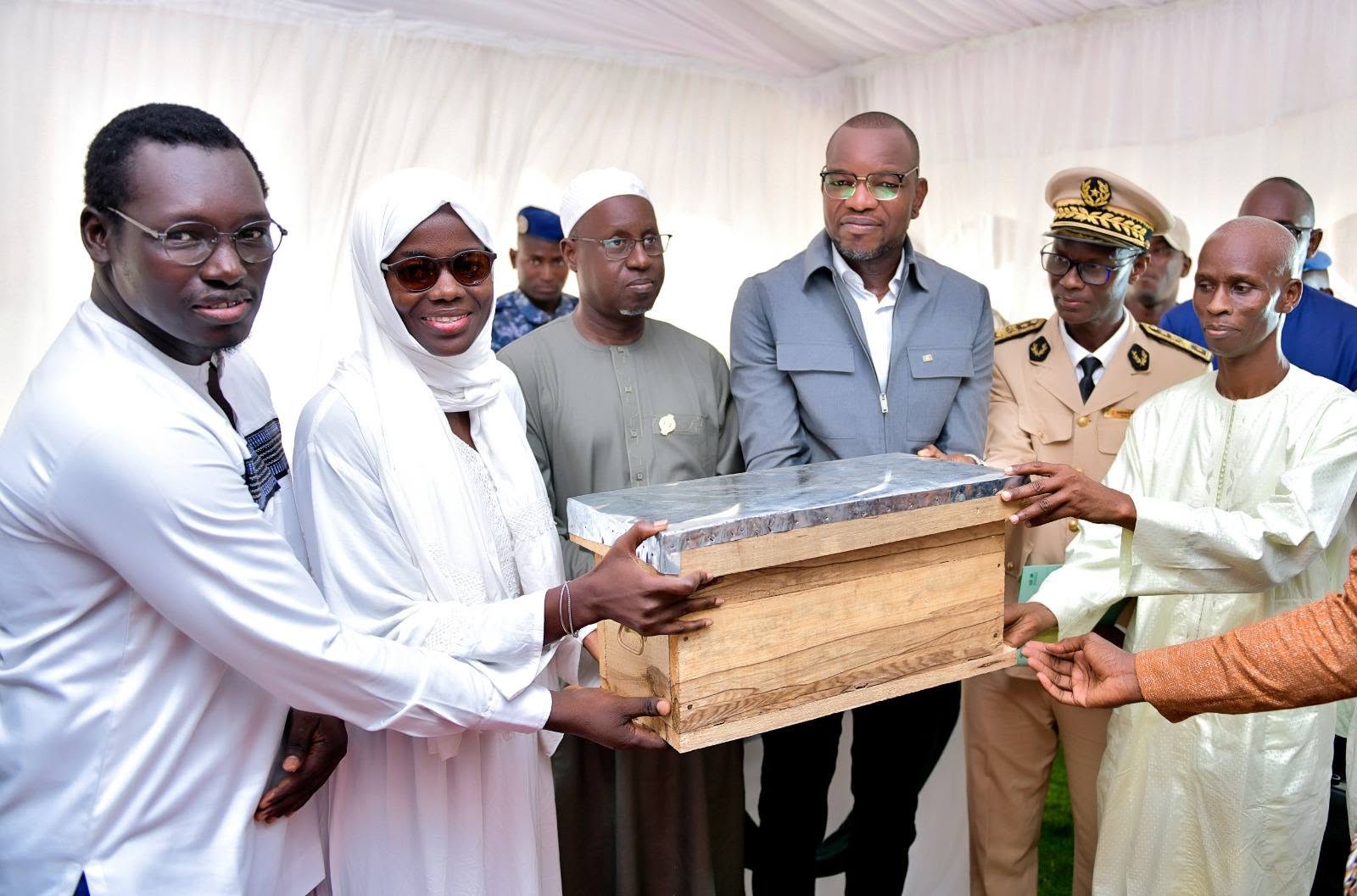 Le Sénégal distribue 1 000 ruches modernes pour développer l’apiculture