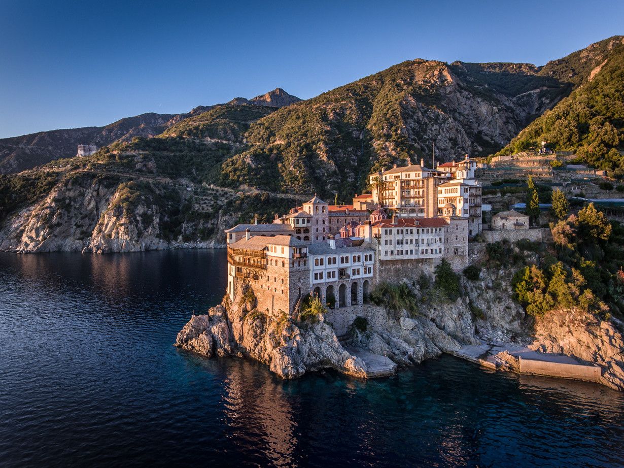Grèce : à la découverte du Mont Athos, le territoire où les femmes n’ont pas accès