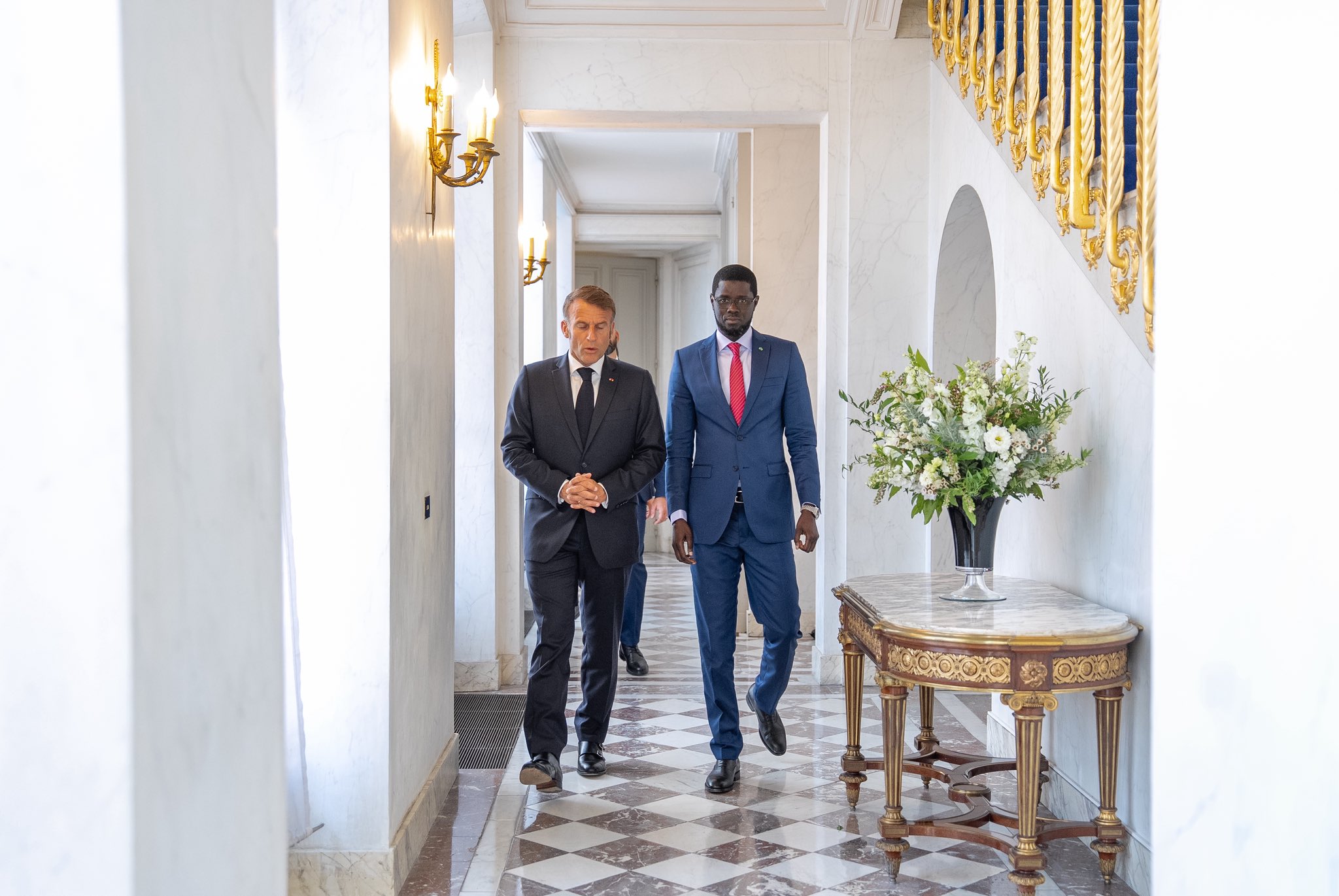 Macron renonce à Dakar : que s’est-il passé à Paris ?