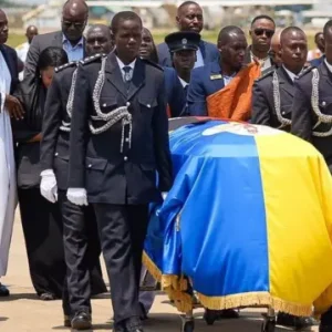 Ouganda : la mort du roi Oyo déclenche une bataille de succession