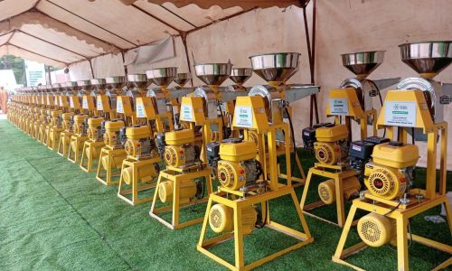 La Première Dame renforce l’autonomisation des femmes avec 45 moulins à céréales à Ziguinchor
