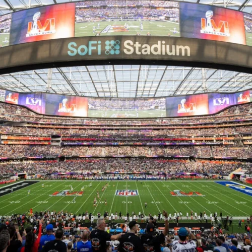 Les travailleurs du SoFi Stadium exigent la sécurité avant la Coupe du Monde