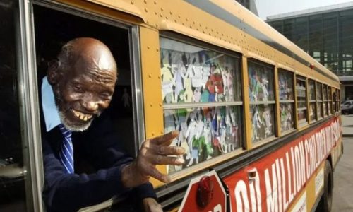 Kenya : Kimani Maruge, l’élève de 84 ans devenu symbole mondial du droit à l’éducation