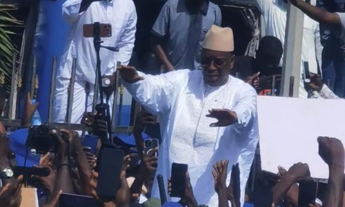 Retour au Sénégal : Macky Sall accueilli par ses partisans à Dakar