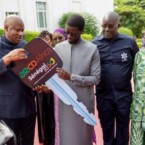 Bassirou Diomaye Faye renforce le parc d’ambulances médicalisées du Sénégal