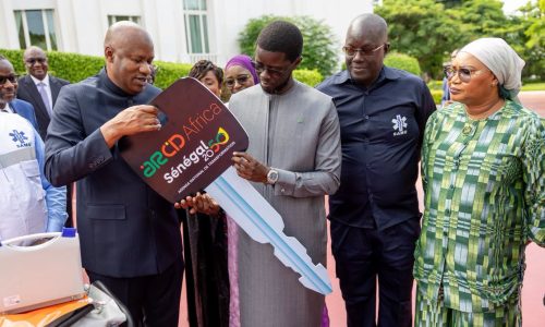 Bassirou Diomaye Faye renforce le parc d’ambulances médicalisées du Sénégal