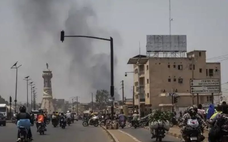 Mali : l’aéroport de Sévaré visé par des tirs attribués au JNIM