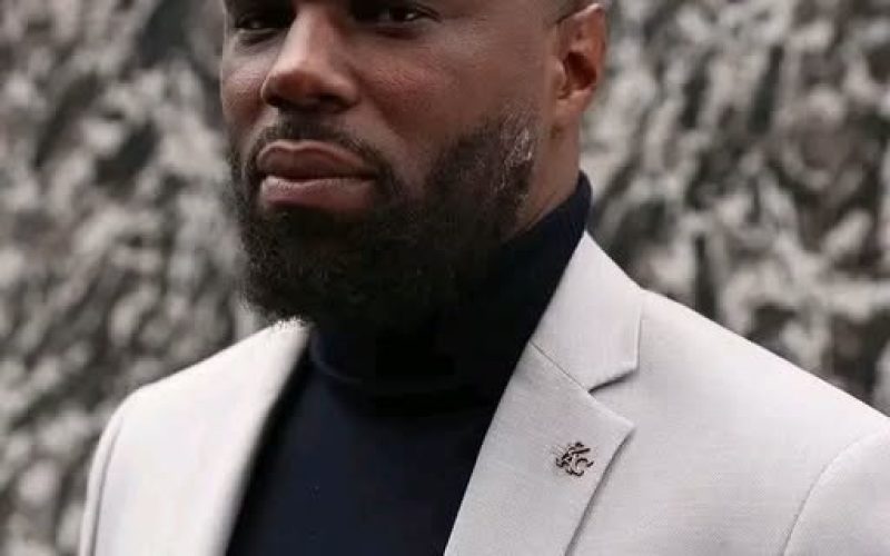 Kémi Séba : le rejet de son immunité diplomatique ouvre-t-il la voie à son extradition vers le Bénin ?