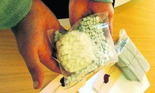 500 CACHETS D  ECSTASY  SAISIENT PAR LA POLICE JUDICIAIRE D AGEN ET PLUS D UN KILO DE ASHISH DROGUE STUPEFIANTS 
500 CACHETS D  ECSTASY  SAISIENT PAR LA POLICE JUDICIAIRE D AGEN ET PLUS D UN KILO DE ASHISH DROGUE STUPEFIANTS