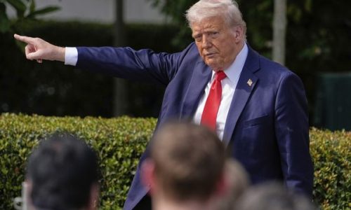 L’administration Trump saisit la Cour suprême pour mettre fin au statut spécial de 532 000 migrants