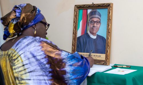Dakar : la ministre Yassine Fall rend hommage à l’ancien président nigérian Muhammadu Buhari