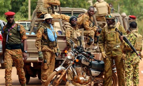 Burkina Faso : l’armée frappe fort contre les groupes terroristes dans la forêt de Dida