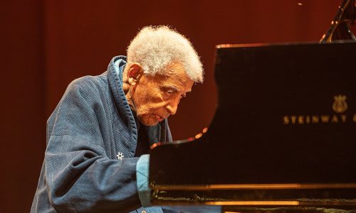 Afrique du Sud : Abdullah Ibrahim, le génie du piano qui a défié l’apartheid est mort