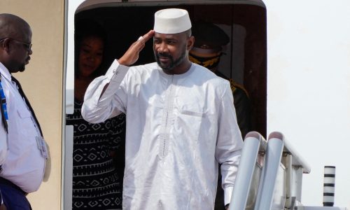 Mali : le chef de la junte pourrait rester au pouvoir cinq ans de plus