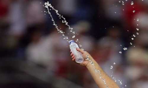 Coupe du monde 2026 : la FIFA interdit les bouteilles d’eau dans les stades malgré les risques liés à la chaleur