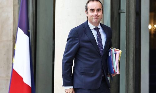 France : Fin des privilèges à vie pour les anciens ministres dès 2026