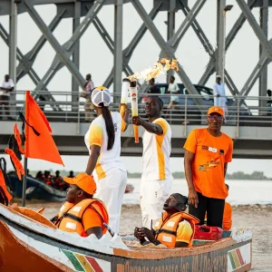 JOJ Dakar 2026 : Saint-Louis s’enflamme au passage de la Flamme olympique