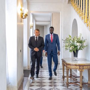Macron renonce à Dakar : que s’est-il passé à Paris ?