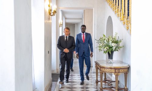 Macron renonce à Dakar : que s’est-il passé à Paris ?