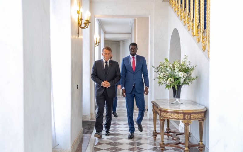 Macron renonce à Dakar : que s’est-il passé à Paris ?