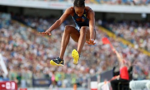 Saly Sarr bat le record national au triple saut