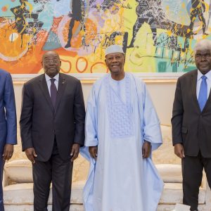 Ahmadou Lô échange avec Alassane Ouattara
