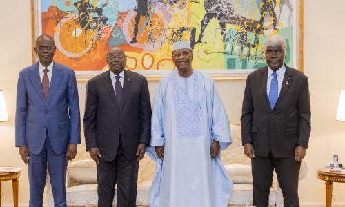 Ahmadou Lô échange avec Alassane Ouattara