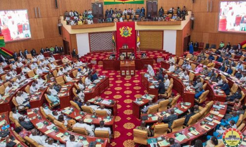 Ghana : à un mois des élections générales, le pays est sous des tensions parlementaires