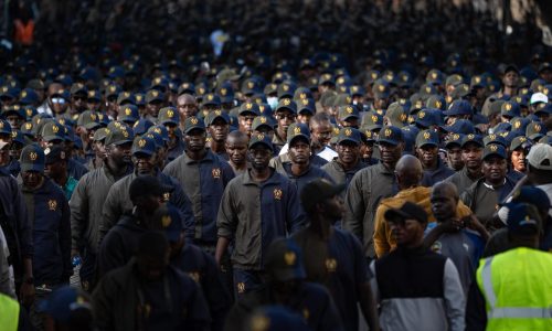 Le Président Bassirou Diomaye Faye clôture la Semaine des Forces armées par une randonnée symbolique