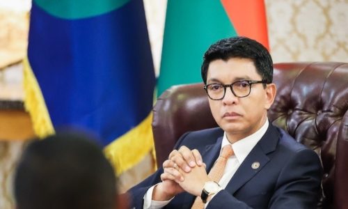 URGENT – Madagascar : le président Andry Rajoelina dissout l’Assemblée nationale au moment même où les parlementaires se réunissaient pour entamer le processus de sa destitution
