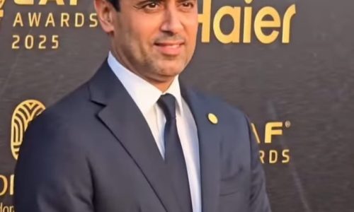 Pourquoi Nasser Al-Khelaïfi bouscule les codes en apparaissant aux CAF Awards aux côtés d’Achraf Hakimi