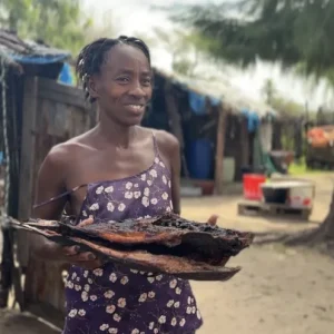 Casamance : Sougounda Sagna, une femme qui brave les vagues pour pêcher