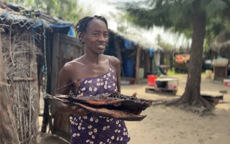 Casamance : Sougounda Sagna, une femme qui brave les vagues pour pêcher