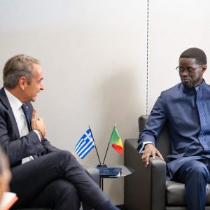 À New York, Diomaye Faye échange avec le Premier ministre grec