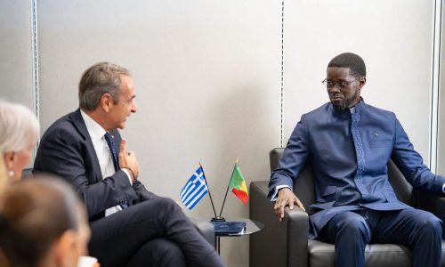 À New York, Diomaye Faye échange avec le Premier ministre grec