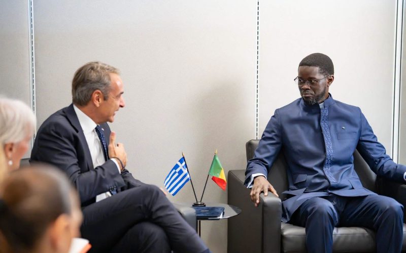 À New York, Diomaye Faye échange avec le Premier ministre grec