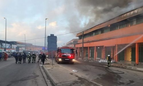 Cote d’Ivoire : un violent incendie ravage les marchés “Petit Lomé” et “Petit Dubaï” à Adjamé