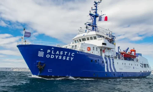 Pollution plastique : le navire Plastic Odyssey en escale stratégique à Dakar
