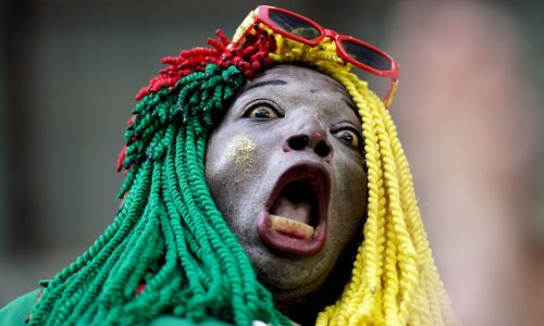 Cameroun : Un arbitre assène un coup de tête à un joueur lors d’un match à Limbe