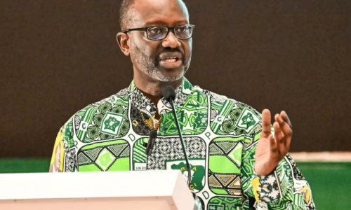 Côte d’Ivoire : Tidjane Thiam face aux attaques sur sa nationalité à huit mois de la présidentielle