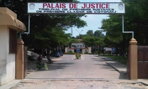 Bénin : Un couple français condamné à trois ans de prison pour trafic d’enfants