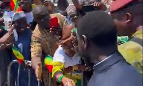 Africa CEO Forum : Bassirou Diomaye Faye accueilli à Abidjan pour une visite axée sur la coopération régionale
